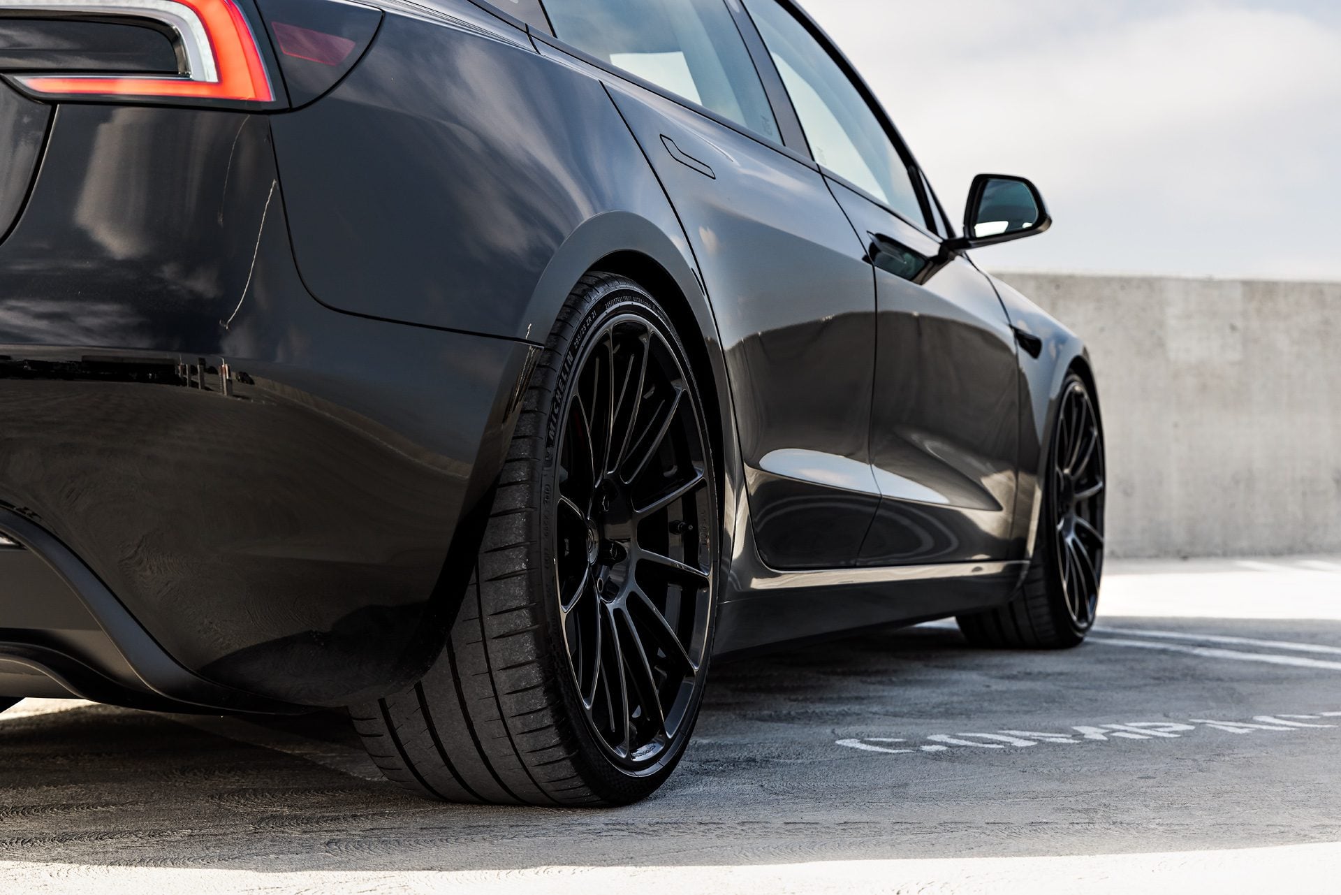 Black Model 3 Performance – UP-03 Forged Wheels in Gloss Black