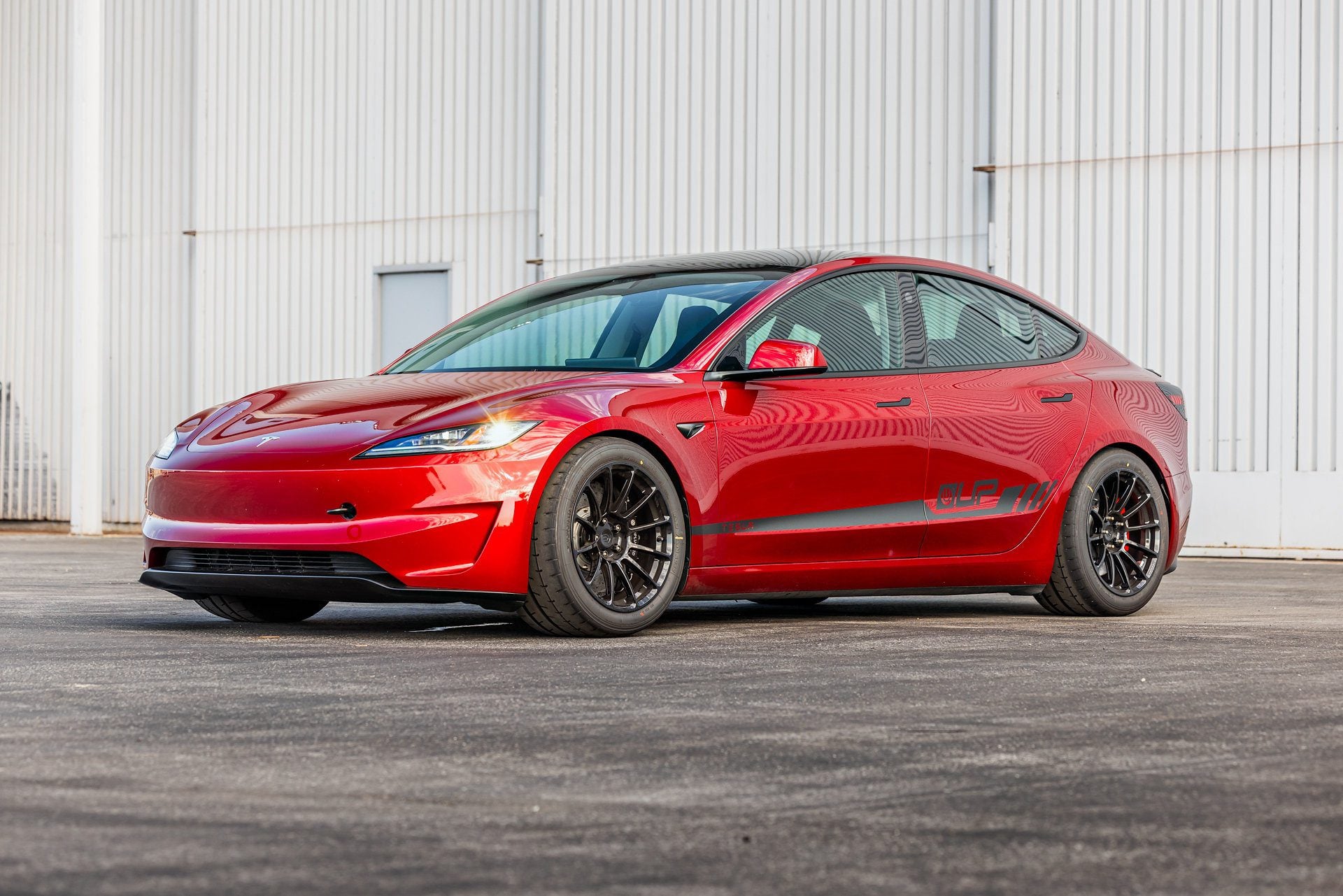 Ultra Red Tesla Model 3 Performance – UP-03 Forged Wheels In Gloss Black