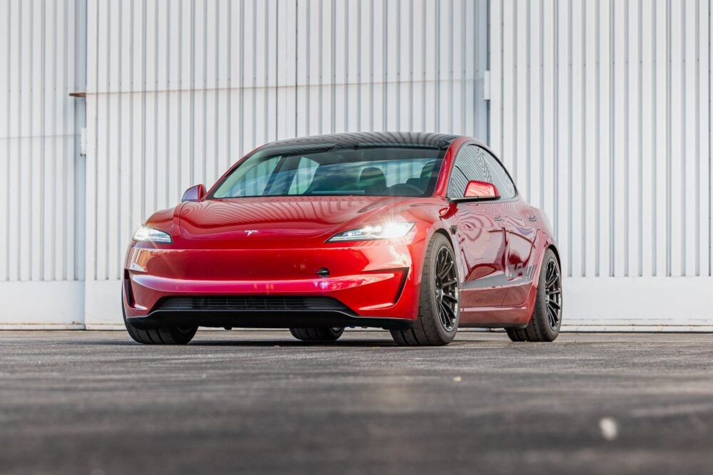 Ultra Red Tesla Model 3 Performance – UP-03 Forged Wheels In Gloss Black