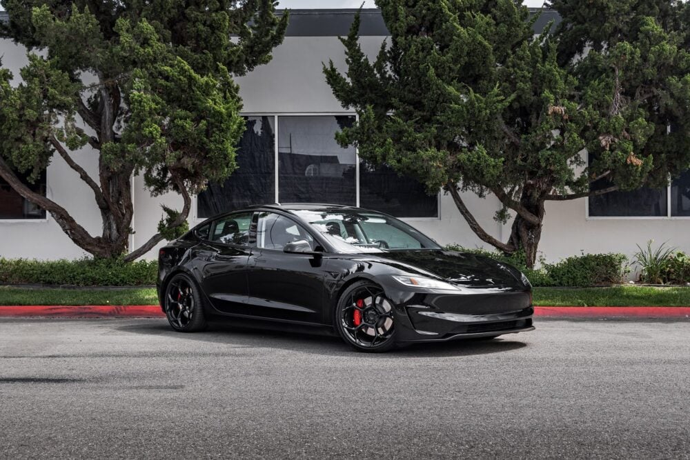 Black Model 3 Performance – UP-05 Forged Wheels in Gloss Black