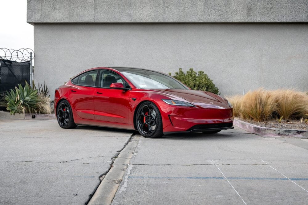 Ultra Red Tesla Model 3 Performance – UP-05 Forged Wheels In Gloss Black